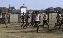 लगे आरोप-देखी अग्निवीरों की भीड़ तो लंबाई का मानक इतना बढ़ा दिया