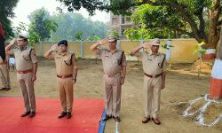 पुलिस स्मृति दिवस पर डीआईजी एवं एसपी ने शहीदों को किया नमन पुलिस स्मृति दिवस पर डीआईजी एवं एसपी ने शहीदों को किया नमन