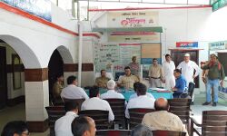 डीएम एसएसपी ने सुनी समस्याएं- अफसरों के ऐसे कसे पेंच डीएम एसएसपी ने सुनी समस्याएं- अफसरों के ऐसे कसे पेंच