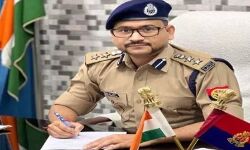 चली एसएसपी की तबादला एक्सप्रेस बदल दिए सीओ, इंस्पेक्टर व दरोगा चली एसएसपी की तबादला एक्सप्रेस बदल दिए सीओ, इंस्पेक्टर व दरोगा