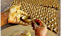 आर्थिक उजाला भी फैलाते हैं दीपक आर्थिक उजाला भी फैलाते हैं दीपक