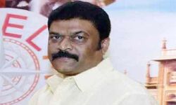 दिवाली का तोहफा बांट कर मुश्किल में फंसे आनंद सिंह दिवाली का तोहफा बांट कर मुश्किल में फंसे आनंद सिंह