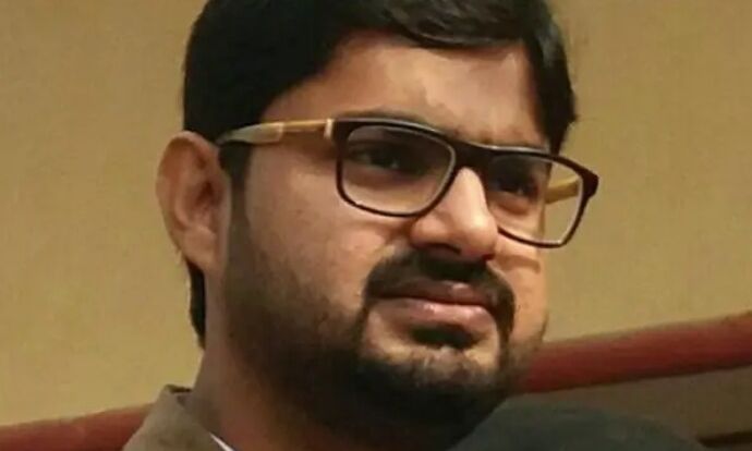 एमएलए के गनर पर ट्रेन में हमला- लूटकर ले गए कार्बाइन- मचा हड़कंप