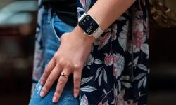 हाथ पैर बांधकर जिंदा दफन की गई महिला की घड़ी ने ऐसे बचाई जान हाथ पैर बांधकर जिंदा दफन की गई महिला की घड़ी ने ऐसे बचाई जान