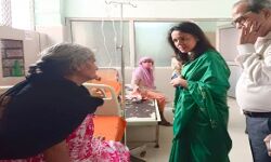 खुली पोल-बाहर की दवा लिख रहे डॉक्टर का मंडलायुक्त ने किया इलाज