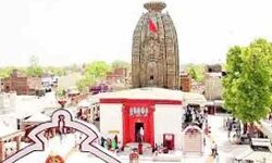 अटूट आस्था का केंद्र है देव का त्रेतायुगीन सूर्य मंदिर अटूट आस्था का केंद्र है देव का त्रेतायुगीन सूर्य मंदिर