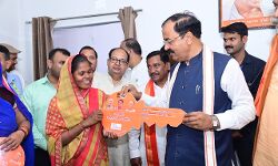 डिप्टी CM का जिले का सघन दौरा- डेंगू पर प्रभावी नियंत्रण के लिए दिये निर्देश डिप्टी CM का जिले का सघन दौरा- डेंगू पर प्रभावी नियंत्रण के लिए दिये निर्देश