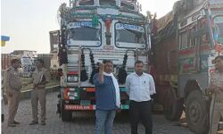 डीएम की लताड़ के बाद निकले एआरटीओ ने सीज कर दिये इतने वाहन डीएम की लताड़ के बाद निकले एआरटीओ ने सीज कर दिये इतने वाहन