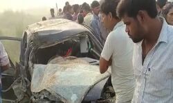 डंपर की टक्कर से कार के उड़े परखच्चे - अधिवक्ता की मौके पर मौत