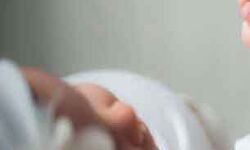 पत्थरदिल मां ने झाड़ी में फेंका फिर कुत्तों का निवाला बना नवजात शिशु पत्थरदिल मां ने झाड़ी में फेंका फिर कुत्तों का निवाला बना नवजात शिशु