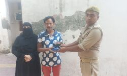 चौकी इंचार्ज की तत्परता से महिला का मिला गुम हुआ पर्स चौकी इंचार्ज की तत्परता से महिला का मिला गुम हुआ पर्स