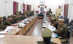 क्राइम मीटिंग में एसएसपी ने कसे अफसरों के पेंच- दिए यह निर्देश क्राइम मीटिंग में एसएसपी ने कसे अफसरों के पेंच- दिए यह निर्देश