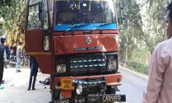 बेलगाम ट्रक बाइक सवार 2 लोगों के अलावा एक गार्ड की ले गया जान