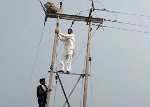 जब विधायक ही बन गए लाइनमैन और जोड़ दी गांव वालों की बिजली जब विधायक ही बन गए लाइनमैन और जोड़ दी गांव वालों की बिजली