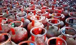 सरकार बनी तो 500 रुपए में देंगे रसोई गैस सिलेंडर : खड़गे सरकार बनी तो 500 रुपए में देंगे रसोई गैस सिलेंडर : खड़गे