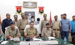 फ्राइडे के दिन बदमाशों पर पुलिस ने बनाई पकड़- तीन गुडवर्क को दिया अंजाम फ्राइडे के दिन बदमाशों पर पुलिस ने बनाई पकड़- तीन गुडवर्क को दिया अंजाम