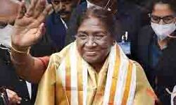 मुर्मू ने 700 करोड़ रुपये से अधिक की परियोजनाओं की शिलान्यास रखी