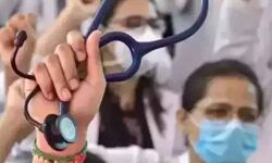 भाजपा सरकार हठधर्मिता छोड़ मेडिकल छात्रों की मांगें माने
