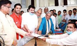 यूपी के बाद अब इन राज्यों में भी खिला कमल- इन्होंने दर्ज की जीत यूपी के बाद अब इन राज्यों में भी खिला कमल- इन्होंने दर्ज की जीत