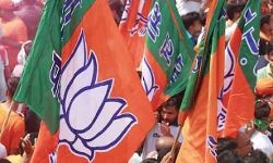 भाजपा ने सड़कों पर उतर कर नियमों का किया उल्लंघन भाजपा ने सड़कों पर उतर कर नियमों का किया उल्लंघन