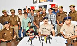 पुलिस की कामयाबी- 48 घंटे में बच्चा बरामद- अब मिलेगा डेढ़ लाख का इनाम पुलिस की कामयाबी- 48 घंटे में बच्चा बरामद- अब मिलेगा डेढ़ लाख का इनाम
