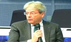 यूरोपीय संघ के अधिकारियों ने दी आर्थिक मंदी की चेतावनी यूरोपीय संघ के अधिकारियों ने दी आर्थिक मंदी की चेतावनी