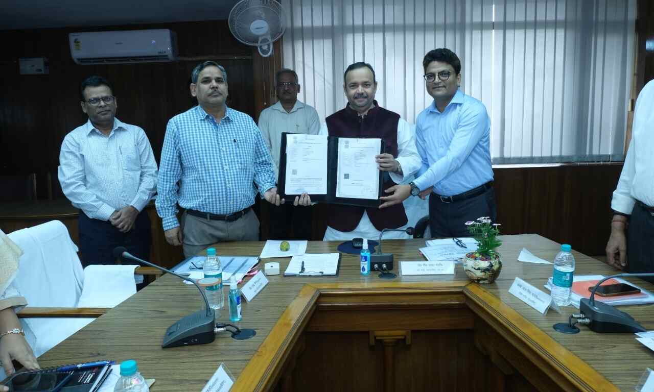 मंत्री ने कार्मिकों की प्रतिदिन उपस्थिति के लिए ऐप का किया शुभारम्भ