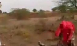 प्यार की सजा के तौर पर प्रेमी को पिलाया पेशाब और दागा गर्म चिमटा प्यार की सजा के तौर पर प्रेमी को पिलाया पेशाब और दागा गर्म चिमटा