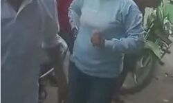 गालीबाज महिला दरोगा ने कारोबारी पर की गालियों की बौछार-जांच शुरू गालीबाज महिला दरोगा ने कारोबारी पर की गालियों की बौछार-जांच शुरू