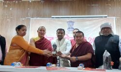 सांसद ने दीप प्रज्वलित कर किया कार्यक्रम का शुभारंभ