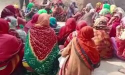 खेत की जुताई कर रहे किसान की रोटावेटर ले गया जान- उड़े चीथड़े खेत की जुताई कर रहे किसान की रोटावेटर ले गया जान- उड़े चीथड़े