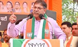 पूनियां ने साइकिल चलाकर युवाओं को स्वस्थ रहने का दिया संदेश पूनियां ने साइकिल चलाकर युवाओं को स्वस्थ रहने का दिया संदेश