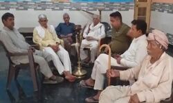 वोट मांगकर लौट रहे कैंडिडेट को गोलियों से भूना- हुई मौत, बेटा भी घायल वोट मांगकर लौट रहे कैंडिडेट को गोलियों से भूना- हुई मौत, बेटा भी घायल