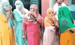 इलेक्शन को लेकर आपस में झड़प- चली तलवारें जमकर हंगामा