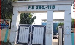 पीटीआई ने देर से आने पर छात्र को पीटा- कराना पड़ा हॉस्पिटल में एडमिट पीटीआई ने देर से आने पर छात्र को पीटा- कराना पड़ा हॉस्पिटल में एडमिट