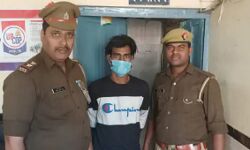 पूर्व सभासद को तमंचा दिखा रहा था खच्चर- पुलिस ने कर लिया गिरफ्तार पूर्व सभासद को तमंचा दिखा रहा था खच्चर- पुलिस ने कर लिया गिरफ्तार