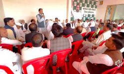 मुजफ्फरनगर पहुंचे रालोद के प्रत्याशी मदन भैया - नेताओं संग मीटिंग मुजफ्फरनगर पहुंचे रालोद के प्रत्याशी मदन भैया - नेताओं संग मीटिंग