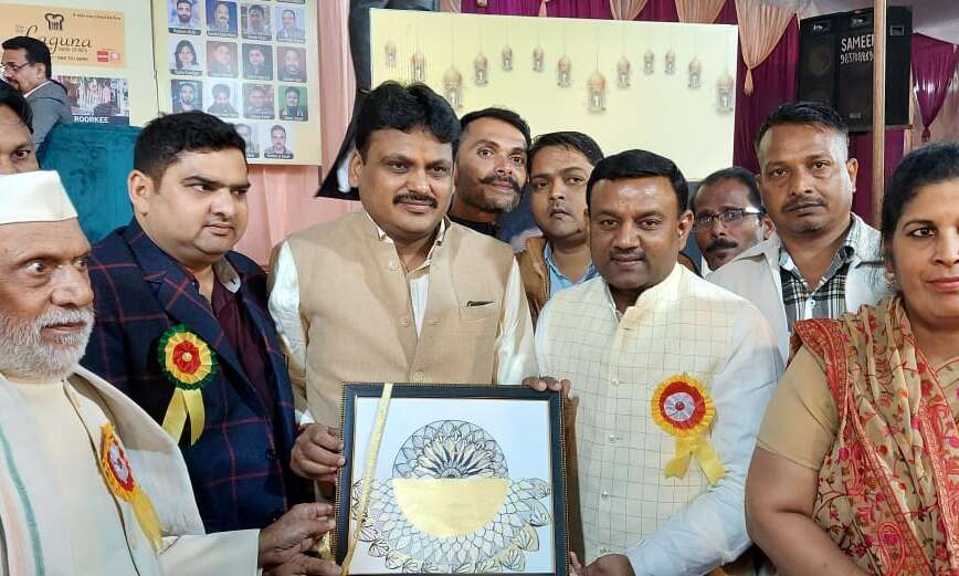 कवि सम्मेलन व मुशायरे का आगाज- पूर्व मुख्यमंत्री रहे मौजूद