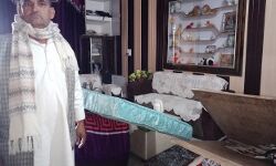 सरिया कारोबारी के घर डाका-परिवार को बंधक बनाकर पीटा