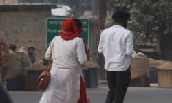 होटल पर छापा पडते ही मची भगदड़ आपत्तिजनक हालत में मिले लड़के लड़कियां होटल पर छापा पडते ही मची भगदड़ आपत्तिजनक हालत में मिले लड़के लड़कियां