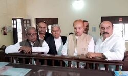 खतौली सीट पर गठबंधन प्रत्याशी के तौर पर पर्चा दाखिल कर बोले मदन भैया खतौली सीट पर गठबंधन प्रत्याशी के तौर पर पर्चा दाखिल कर बोले मदन भैया