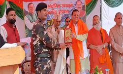 मुख्यमंत्री ने दौरा कर सेना के जवानों को किया सम्मानित