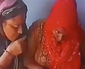 ज्वेलरी शोरूम पहुंची 2 महिलाओं ने किया ऐसा काम- पुलिस भी हैरान