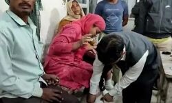 चूल्हे से निकली चिंगारी घर को जलाकर कर गई राख-परिवार के 5 झुलसे