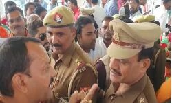 BJP MLA को दरोगा की 2 टूक-भले ही करा देना सस्पेंड नहीं हटूंगा नाके से BJP MLA को दरोगा की 2 टूक-भले ही करा देना सस्पेंड नहीं हटूंगा नाके से