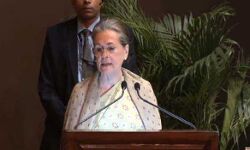 इंदिरा के कार्य बन रहे हैं देश की प्रगति में मील के पत्थर- सोनिया