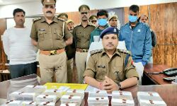 24 घंटे में खुलासा- आरोपियों को दबोचकर बरामद किया 47 लाख का माल 24 घंटे में खुलासा- आरोपियों को दबोचकर बरामद किया 47 लाख का माल
