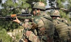 सुरक्षाबलों और आतंकवादियों के बीच हुई मुठभेड़ शुरु सुरक्षाबलों और आतंकवादियों के बीच हुई मुठभेड़ शुरु