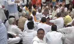 खतौली उपचुनाव- बीजेपी को झटका, त्यागी समाज ने किया यह ऐलान खतौली उपचुनाव- बीजेपी को झटका, त्यागी समाज ने किया यह ऐलान