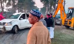 रफ्तार का कहर-खाई में गिरी तेज रफ्तार कार- पांच की मौत, इतने घायल रफ्तार का कहर-खाई में गिरी तेज रफ्तार कार- पांच की मौत, इतने घायल